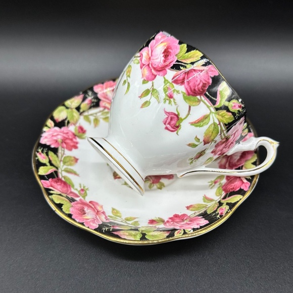 Queen Anne Black Magic Tea Cup Saucer Set Bone China England - Picture 3 of 5